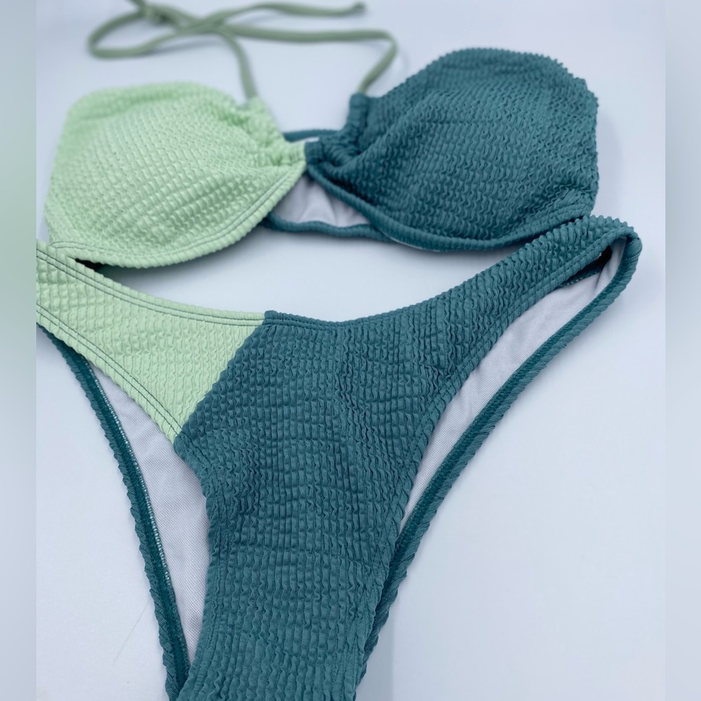 BRAND NEW High cut bikini - MEDIUM -NEVER WORN - light teal